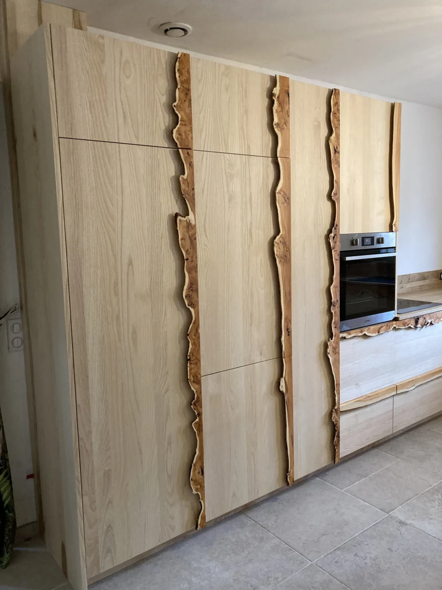 Cuisine en Frêne et If