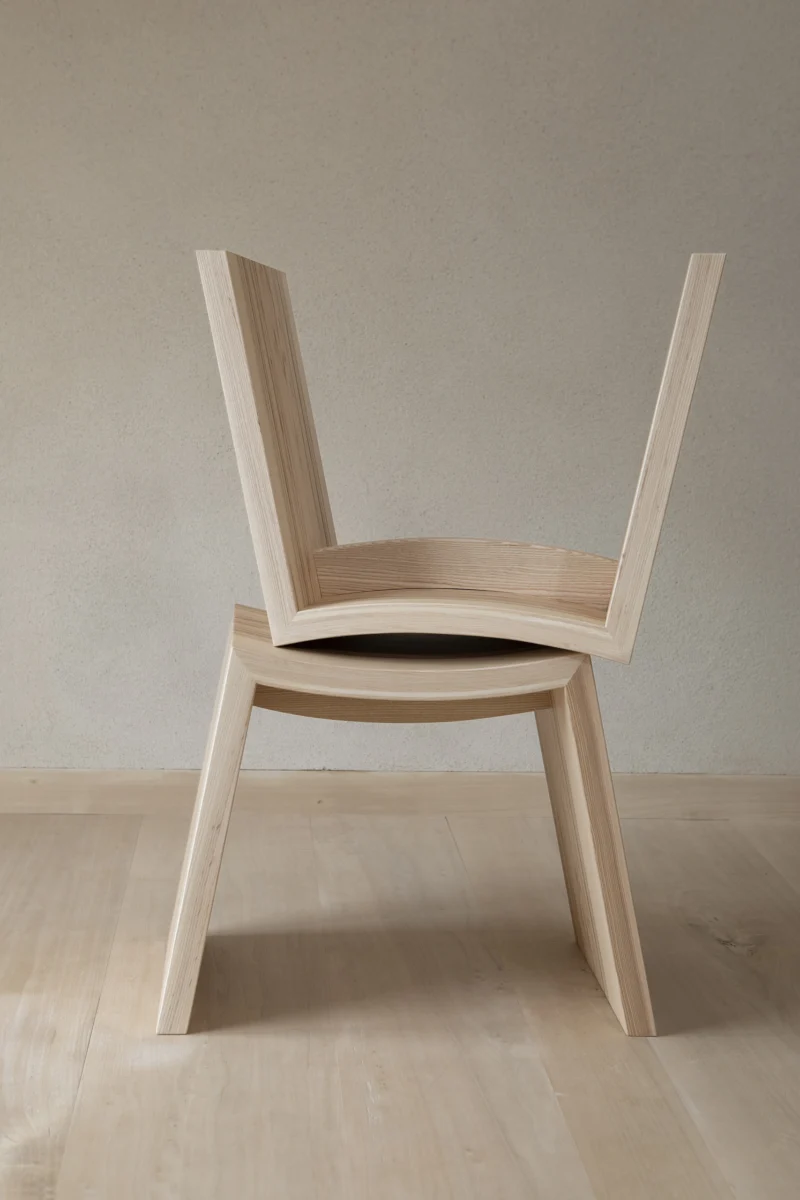 Tabouret cintré en Frêne
